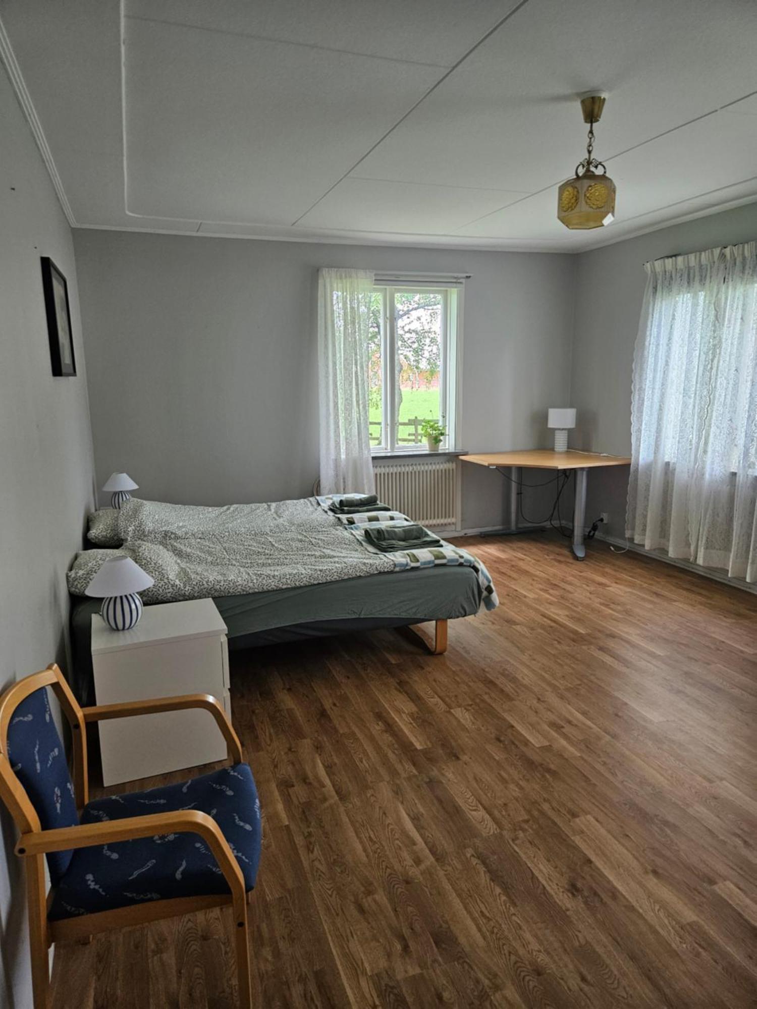 Oernsro Boende Och Staellplatser Skara Room photo